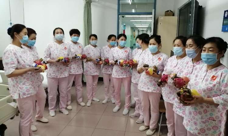 给学员们发福利